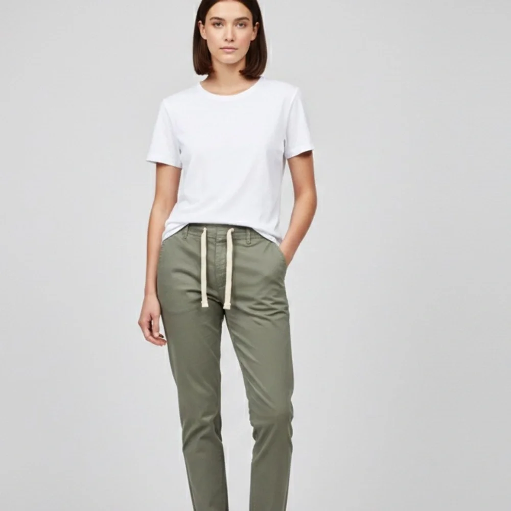 Kensie Women's green Chinos with Drawstring 2/26